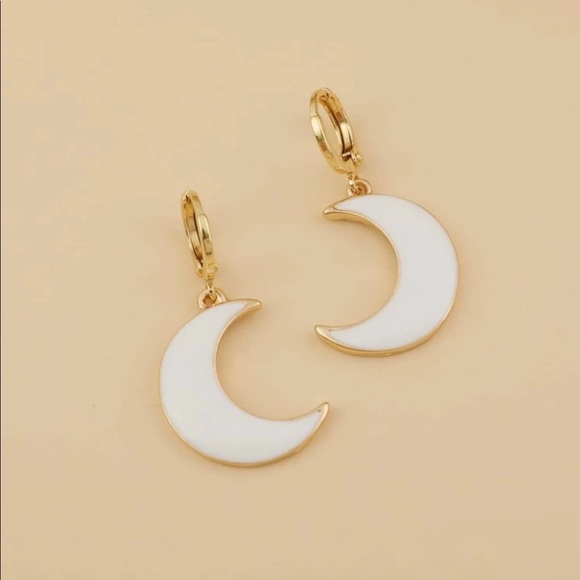 Jewelry - Luna Blanca Gold Drop Earrings